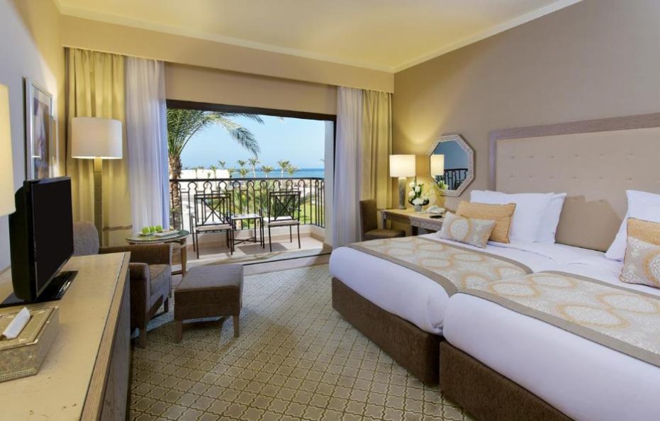 Superior, Queen or Twin, Swim Up