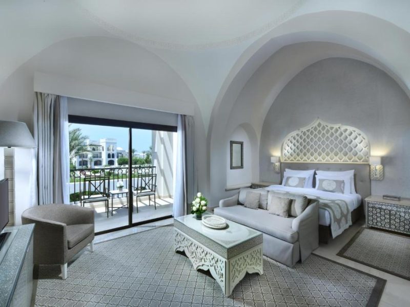 Deluxe Suite, Queen Bed, Sea View