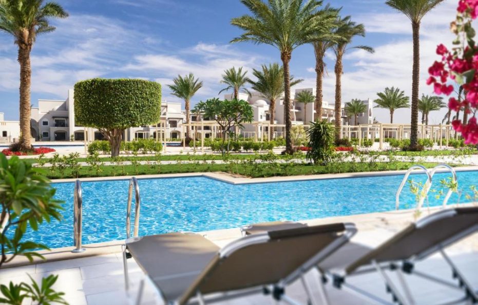 Executive Suite, Queen Bed, Pool View